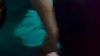 ولد ينيك امه وهي نايمة بعد مداعبة