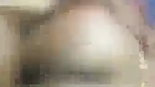 اسم ممثله الي بالمقطع