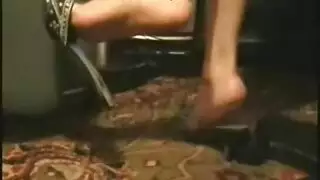 التجربة المثلية الأولى لامرأة عربية: لحس فرج وإدخال الأصابع