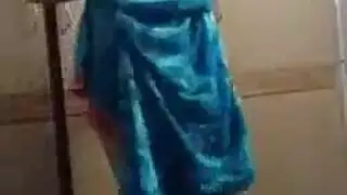 صديقة الشاب العراقي تظهر جسدها المذهل أثناء الفعل الإباحي الصريح