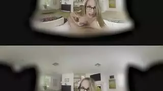 شرموطة هيجانه بتتناك في الواقع الافتراضي شرموطة قوي