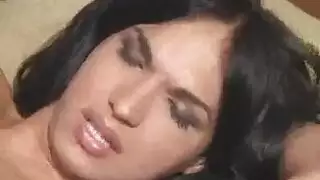 يقنع صدقته ينيكه