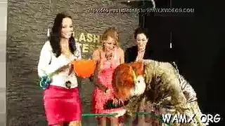 العجائز يوسعن شرجهن و يضرطن بشكل متطرف