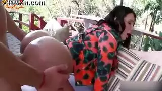 نيك الفتاة المربربة بكسها