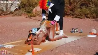 لا حاجة للتوابل عندما أركب ذلك الديك الرومي العملاق في مشهد إكس إكس إكس