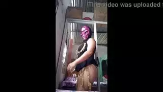 تحقيق خيال إباحي: رقصة عربية لسمراء مقنعة تنتهي بالقذف داخليًا