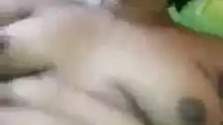 العاهرة الممتلئة أرليت تمارس الجنس بخشونة مع رجل أكبر في سيناريو إباحي كوميدي