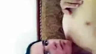 لعب علي التعري