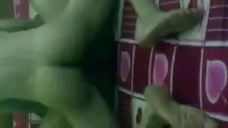 إباحية شديدة: هو يتكلم بقذارة وهي تتوسل للمزيد