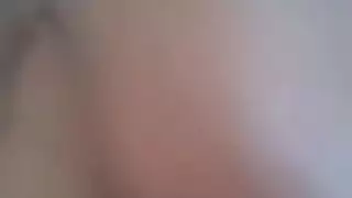 عاهرة مغربية تصور حفرها الضيقة لأجل شيخ سعودي ثري