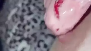 نيج بنت خالتي وهي عمرها ٢٠ سنة قصيرا ومربربة